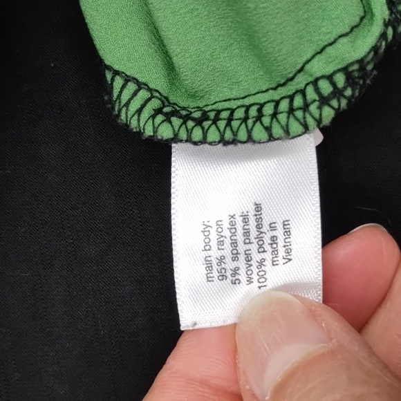 Lane Bryant Mixed material floral blouse size 18/20 short sleeve - Picture 10 of 11